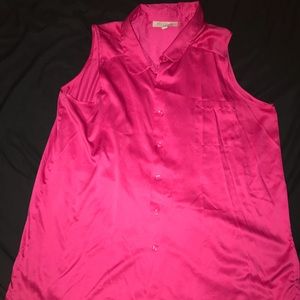 Pink sleeveless button up top with collar